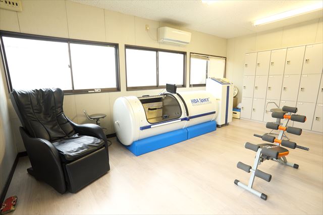 酸素カプセルやマッサージチェア完備！